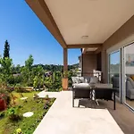 Bella Vista - Two Bedroom With Sea View *