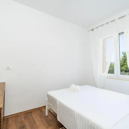 Bella Vista - Two Bedroom With Sea View