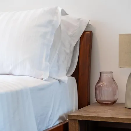 Bella Vista - Two Bedroom With Sea View Apartment