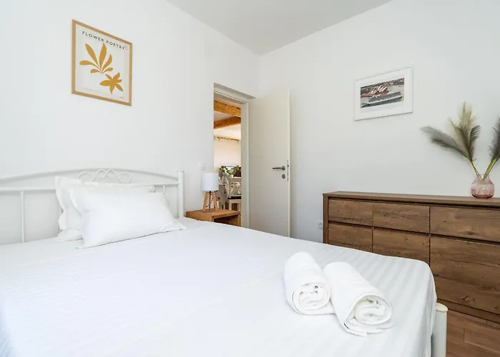 Bella Vista - Two Bedroom With Sea View شقة *