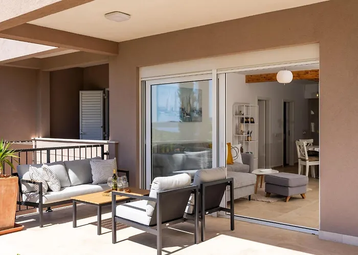 Bella Vista - Two Bedroom With Sea View شقة *